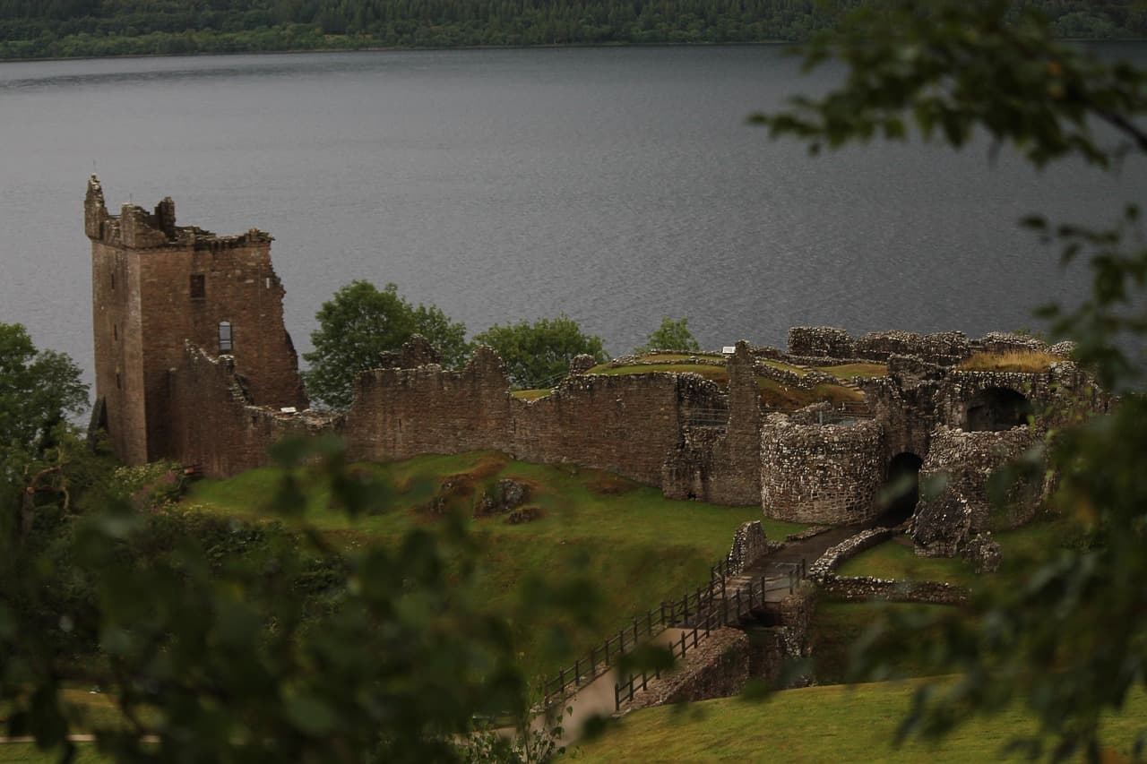 Loch Ness and Urquhart Castle highlight for day 10